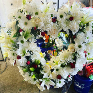 Cincinnati Flowers for Funeral -Bountiful Blooms Love Arrangement