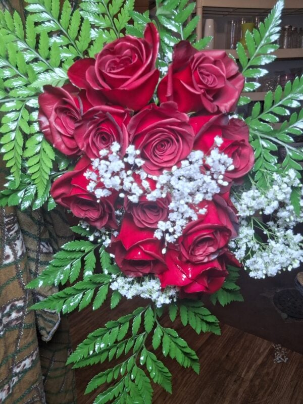 Hearts on a String A Dozen Roses Wrapped