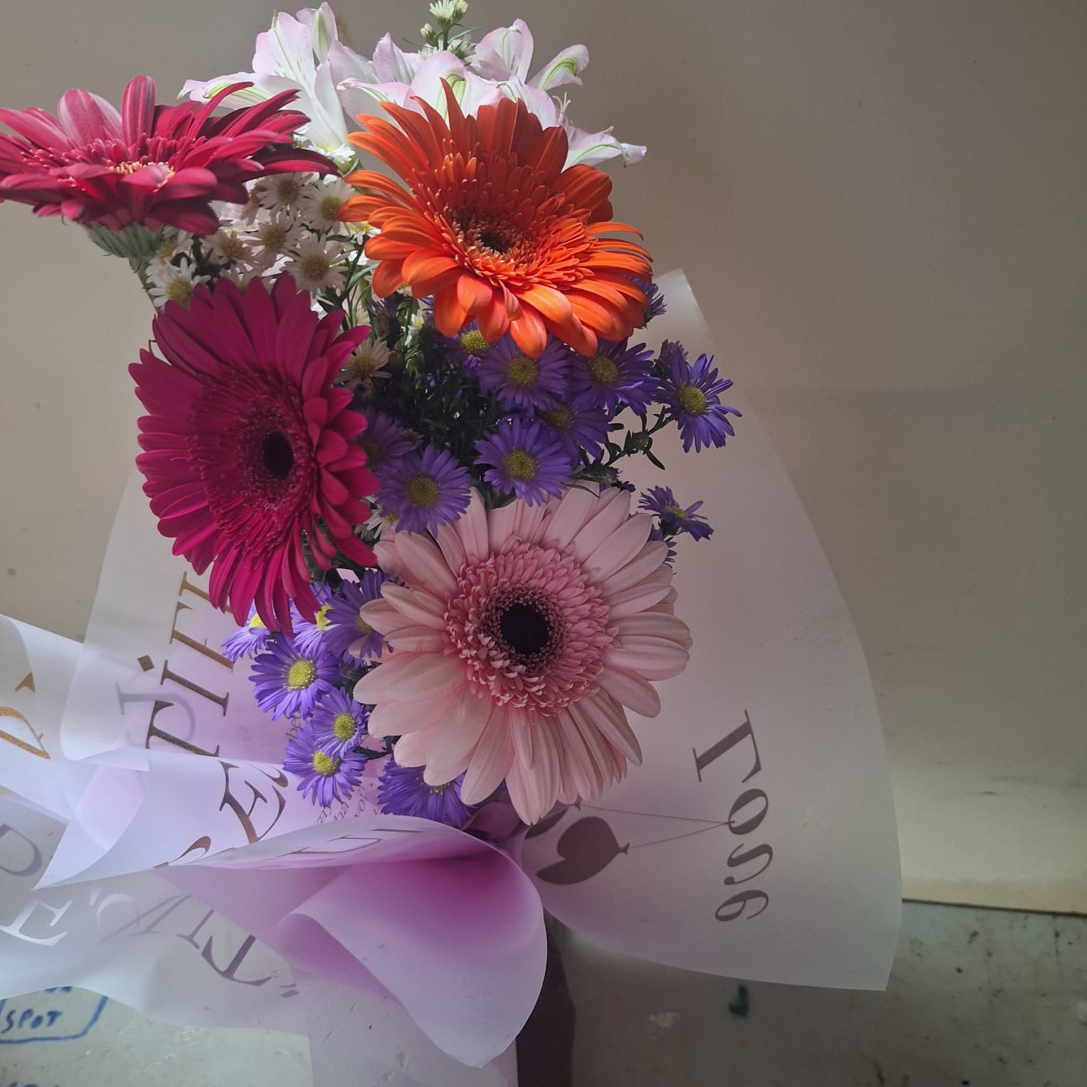 Fresh Flower Delivery Cincinnati bouquet with handcrafted blooms.