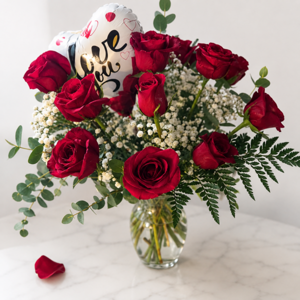 Elegant bouquet of fresh flowers in a clear vase, symbolizing peace and renewal, delivered across Cincinnati and Northern Kentucky.